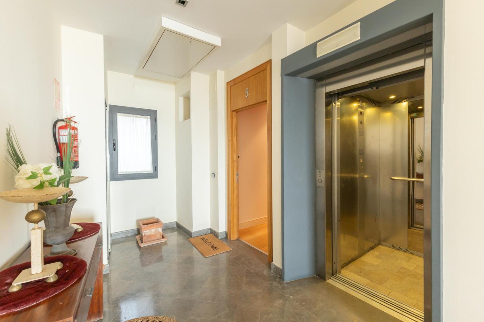 Apartment La Maestranza Charming One Or Two Bedrooms By Ocityzen